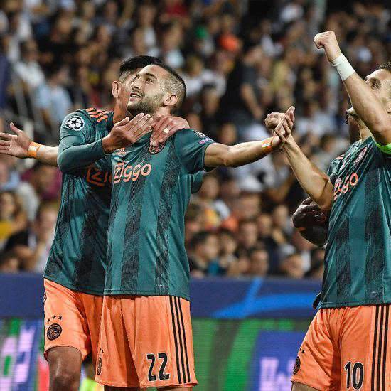 「女篮」李月汝生日，带着泪花打电话给未来的自己，内容很感人.