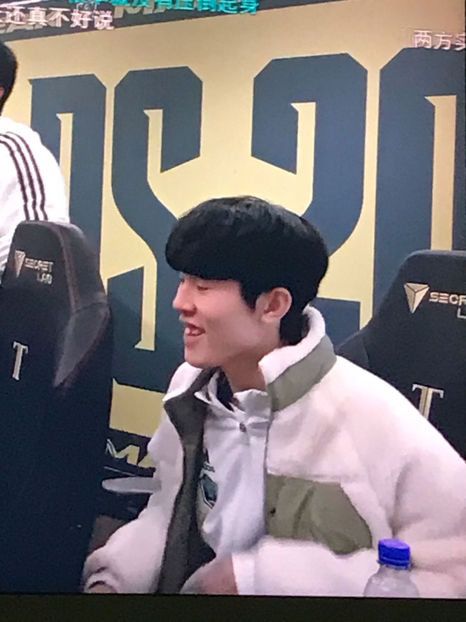 贡献着令人 贡献着令人