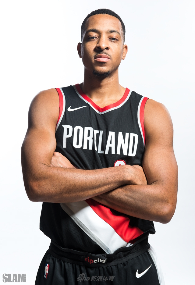 中超第29轮观众人数：成都蓉城主场41242人居首，场均26369人